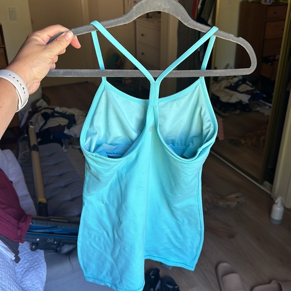 Turquoise lululemon top - Picture 2 of 3